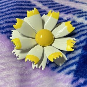 Vintage Yellow and White Flower Brooch